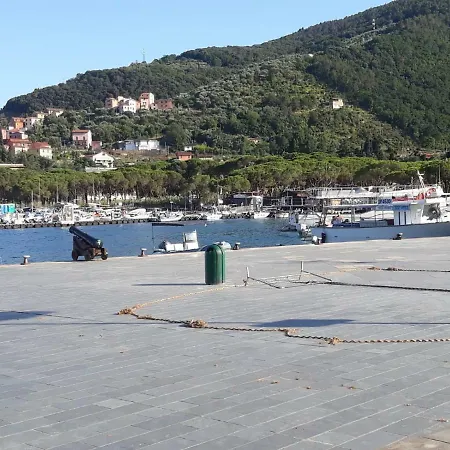 Pavone Cod Citra 011015-lt-1553 * La Spezia